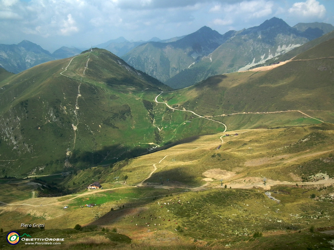 25 Val Carisole col Monte Valgussera e Passo della Croce... .JPG